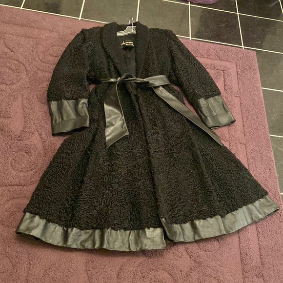 Hummel Vintage Persian Lamb Coat - Picture 5 of 16